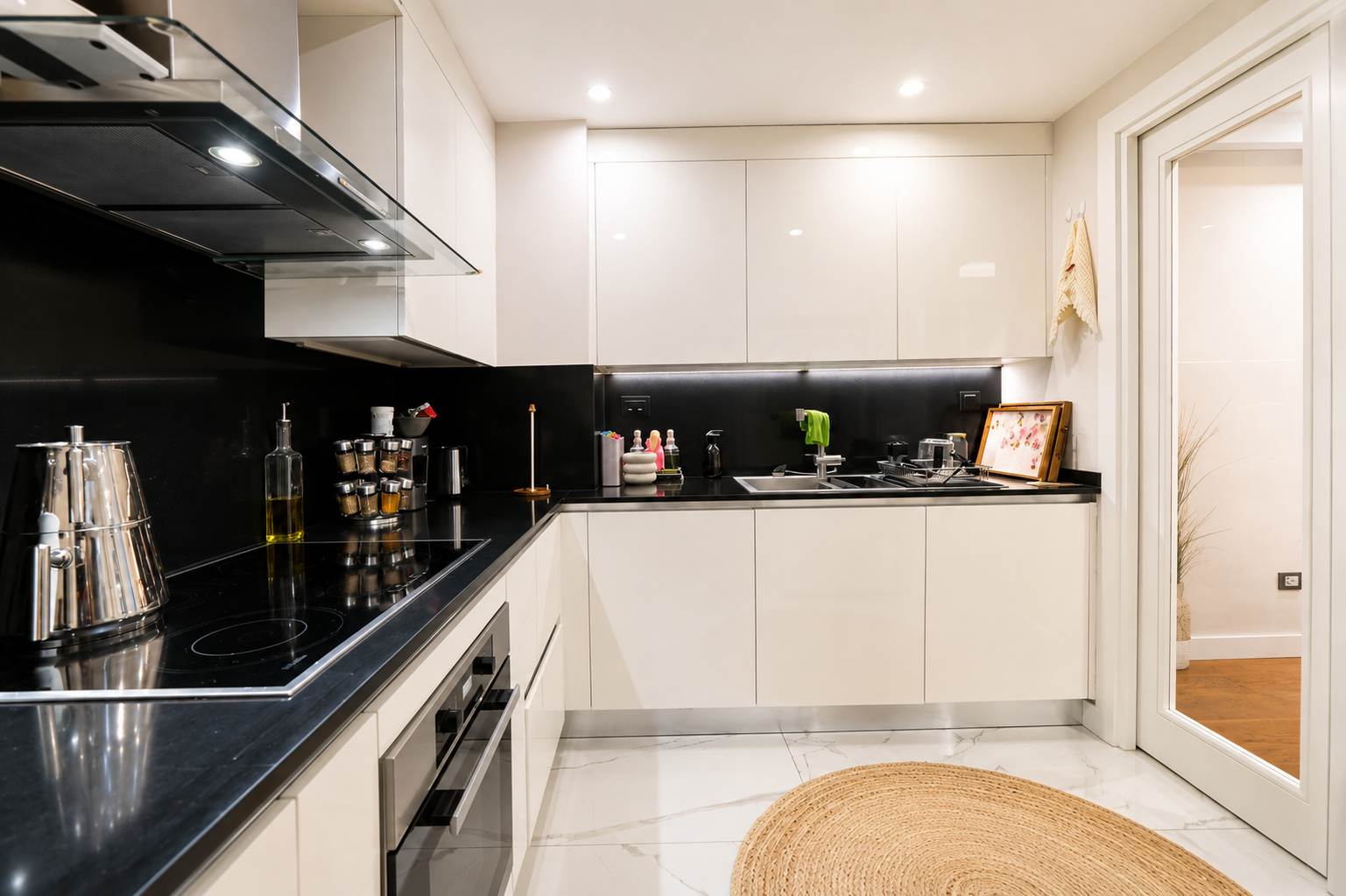 Köy Zekeriyaköy Koru Kiralık Köşe Bahçe 2+1 — fotoğraf 8